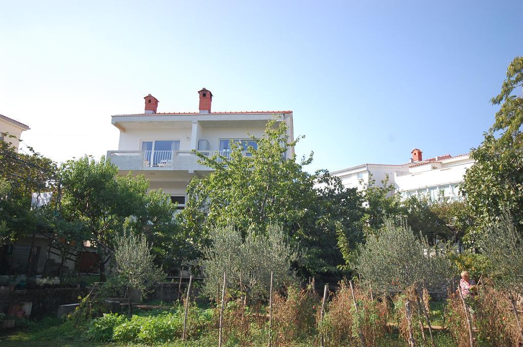 Apartments Curicta 1 Krk Town Exterior foto